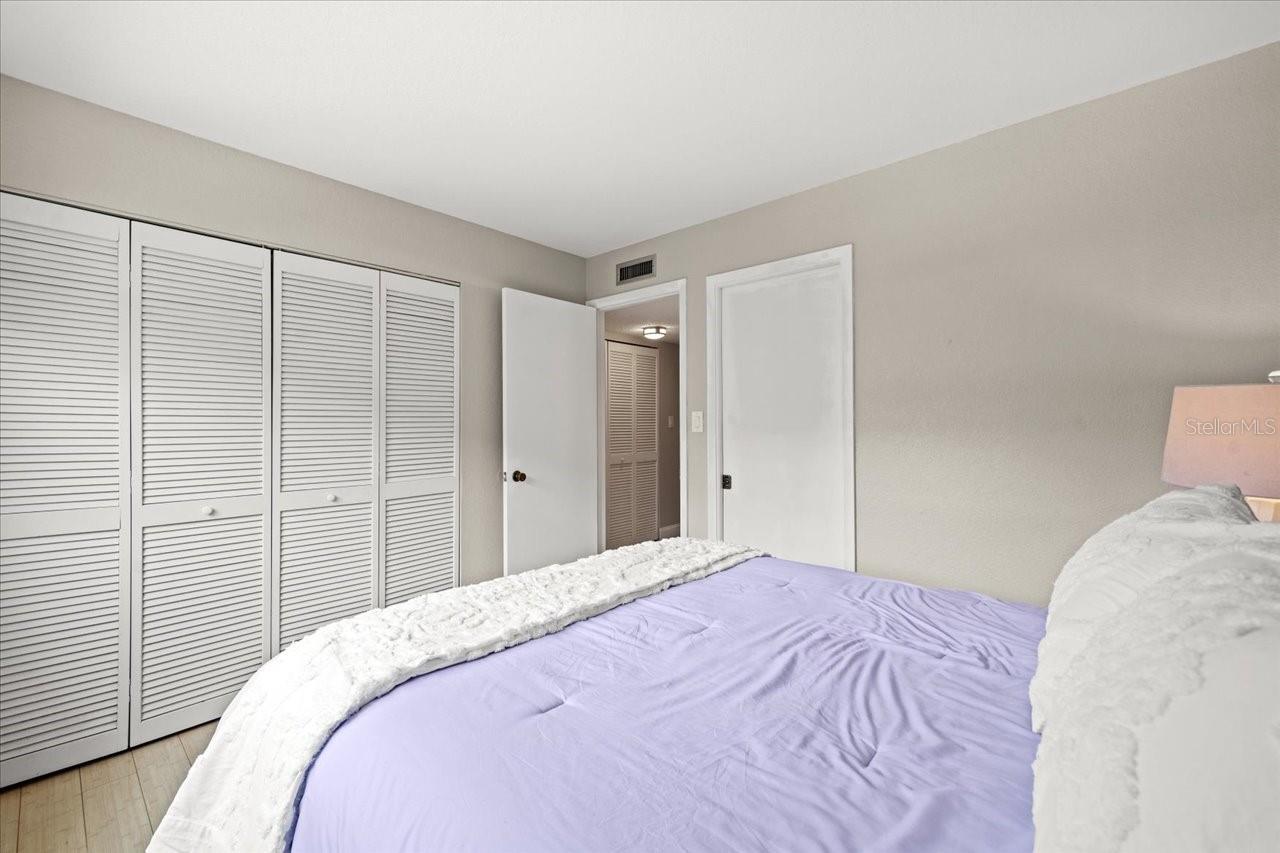 Listing photo id 23 for 2650 Countryside Boulevard A210