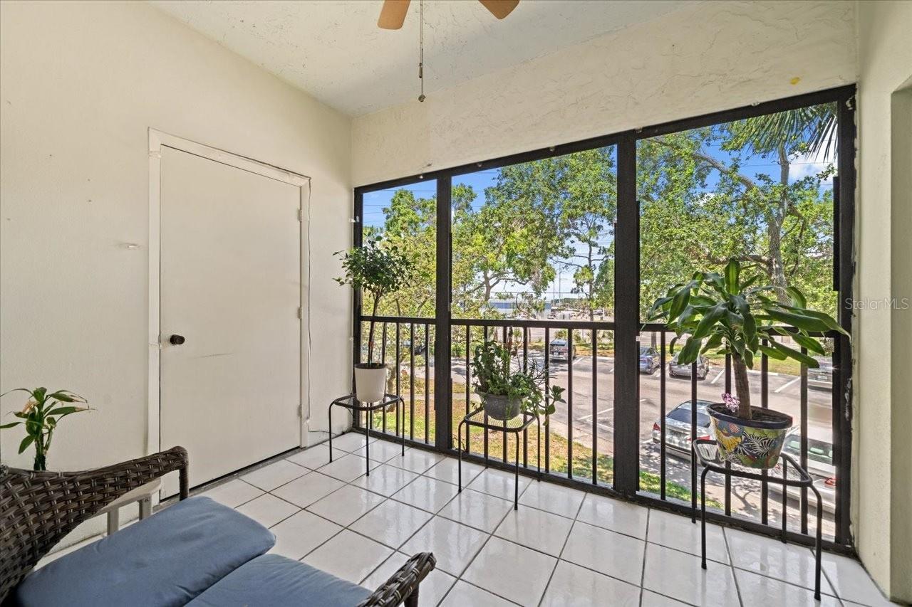 Listing photo id 26 for 2650 Countryside Boulevard A210
