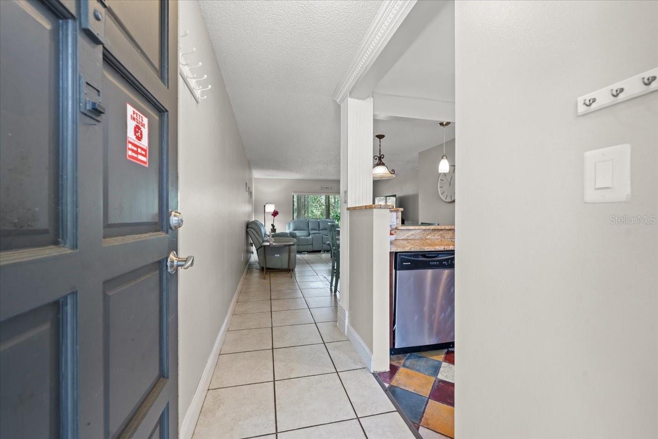 Listing photo id 2 for 2650 Countryside Boulevard A210