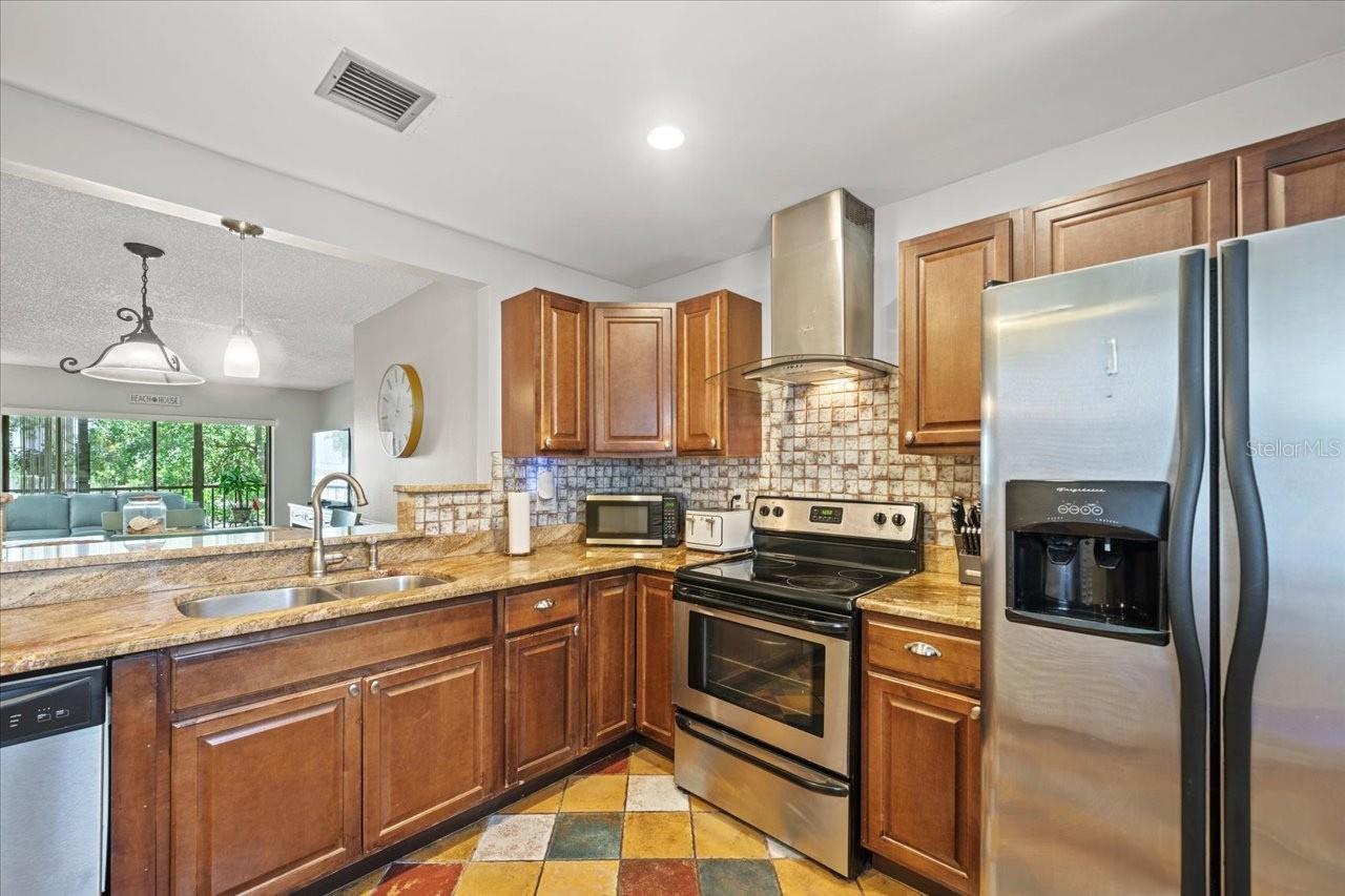 Listing photo id 5 for 2650 Countryside Boulevard A210
