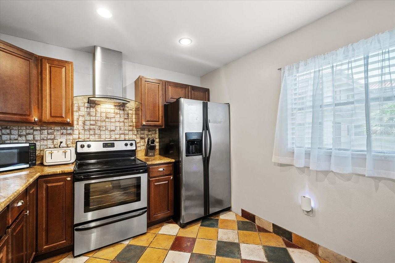 Listing photo id 6 for 2650 Countryside Boulevard A210