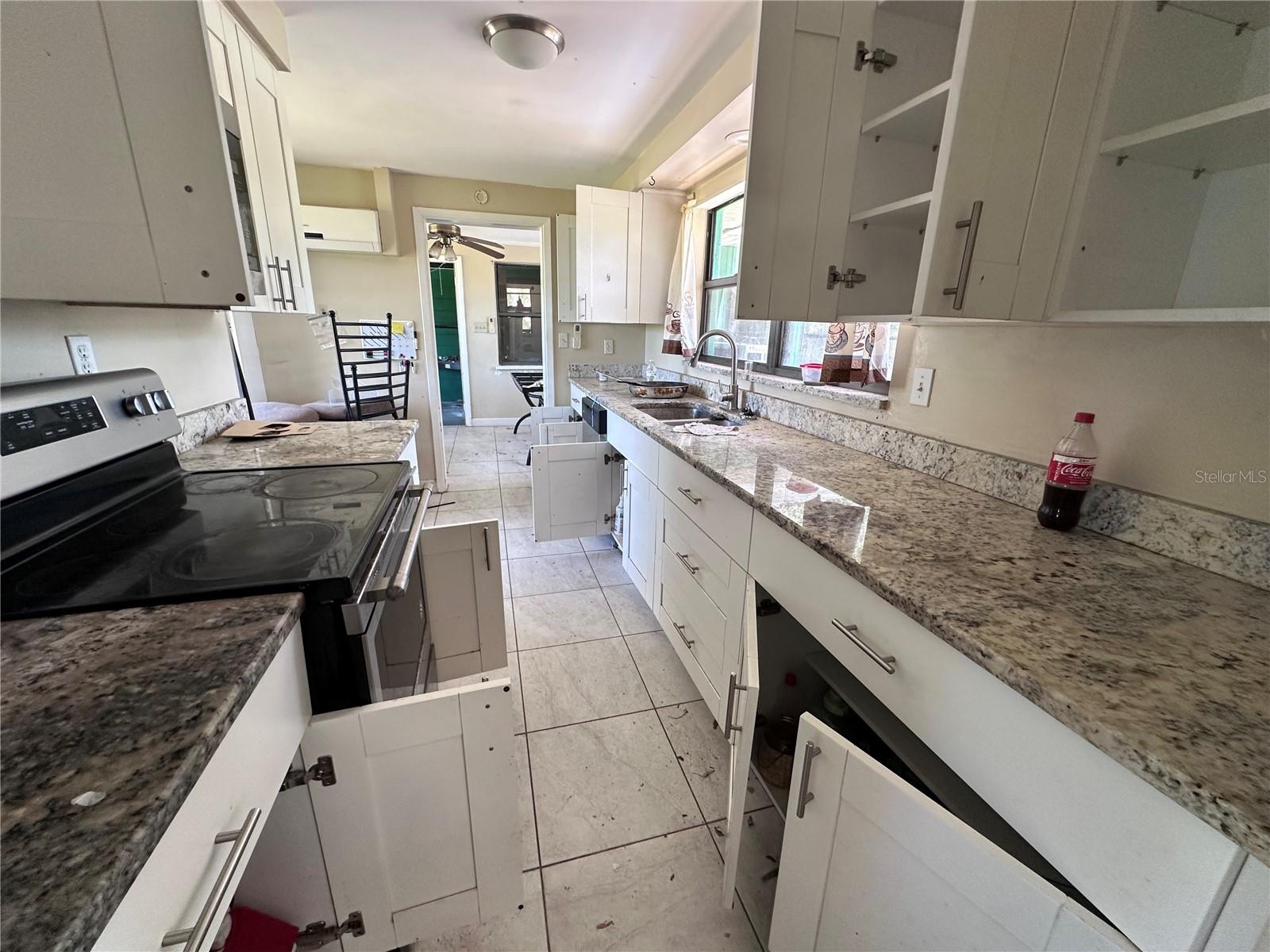 Image 6 of 13 For 314 Dickman Drive Sw