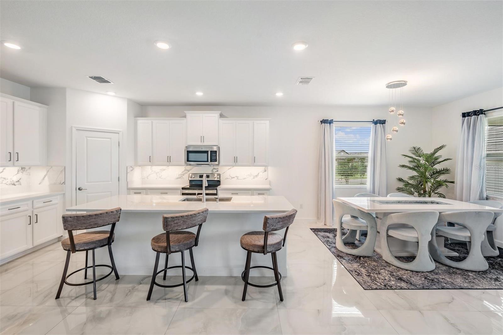 Image 10 of 98 For 10381 Tupper Cay Drive