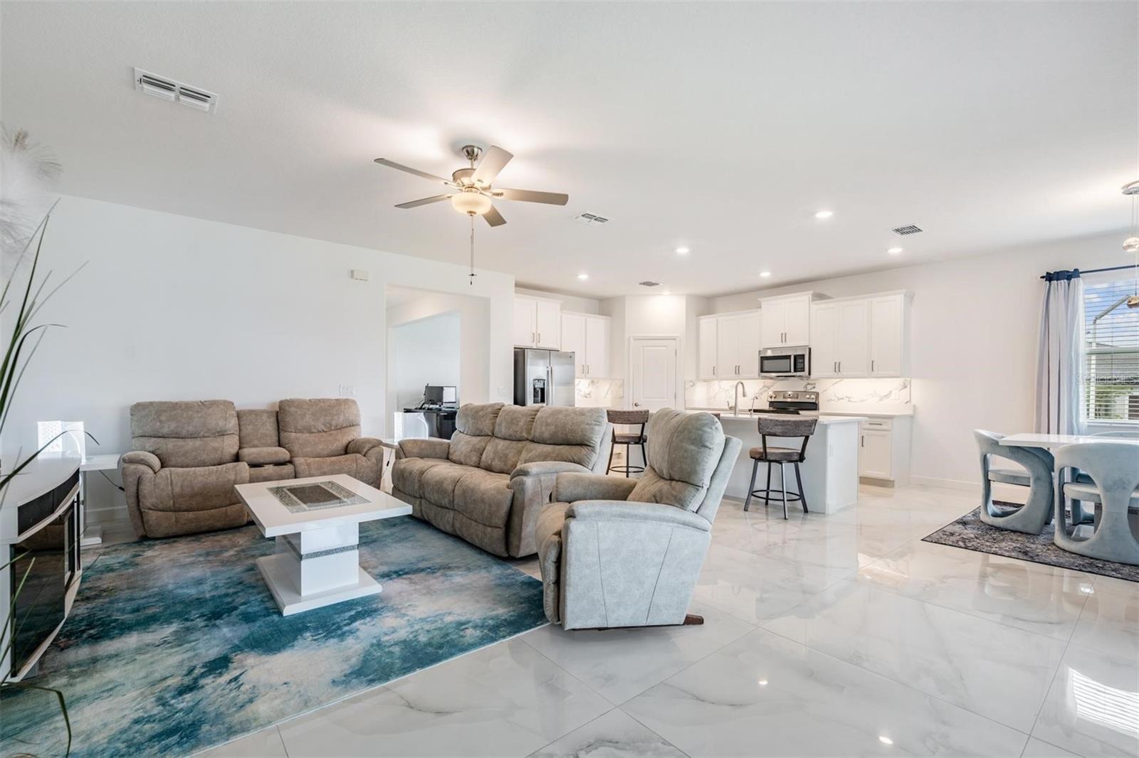 Image 13 of 98 For 10381 Tupper Cay Drive