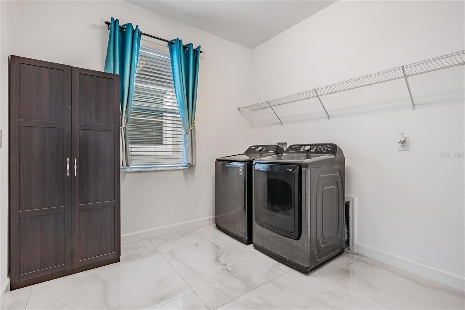 Image 23 of 98 For 10381 Tupper Cay Drive