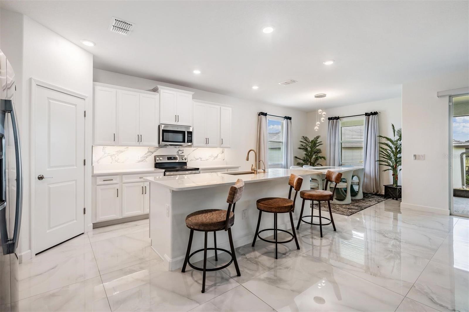 Image 7 of 98 For 10381 Tupper Cay Drive