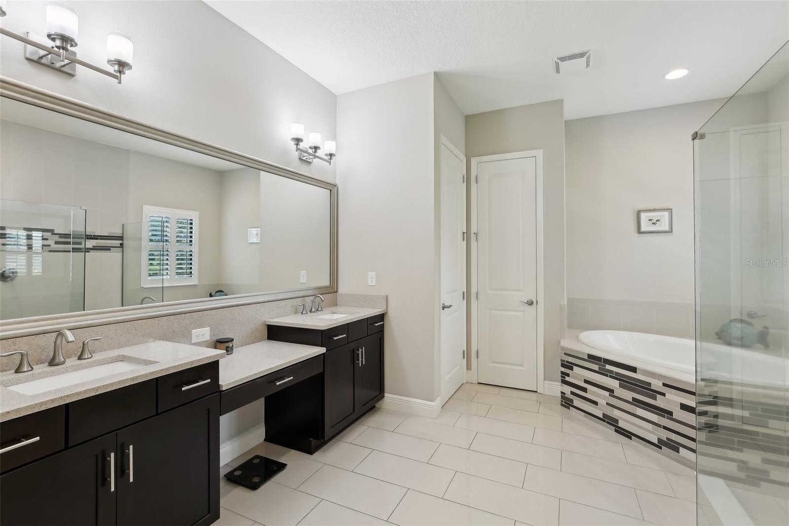 Listing photo id 31 for 14715 Fishhawk Preserve Drive