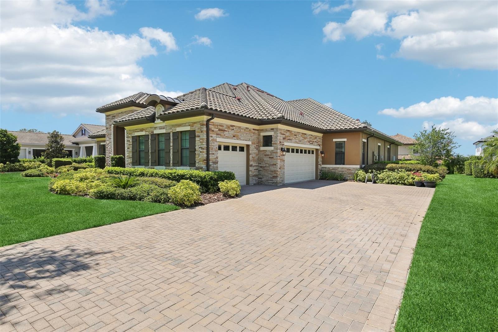 Listing photo id 4 for 14715 Fishhawk Preserve Drive