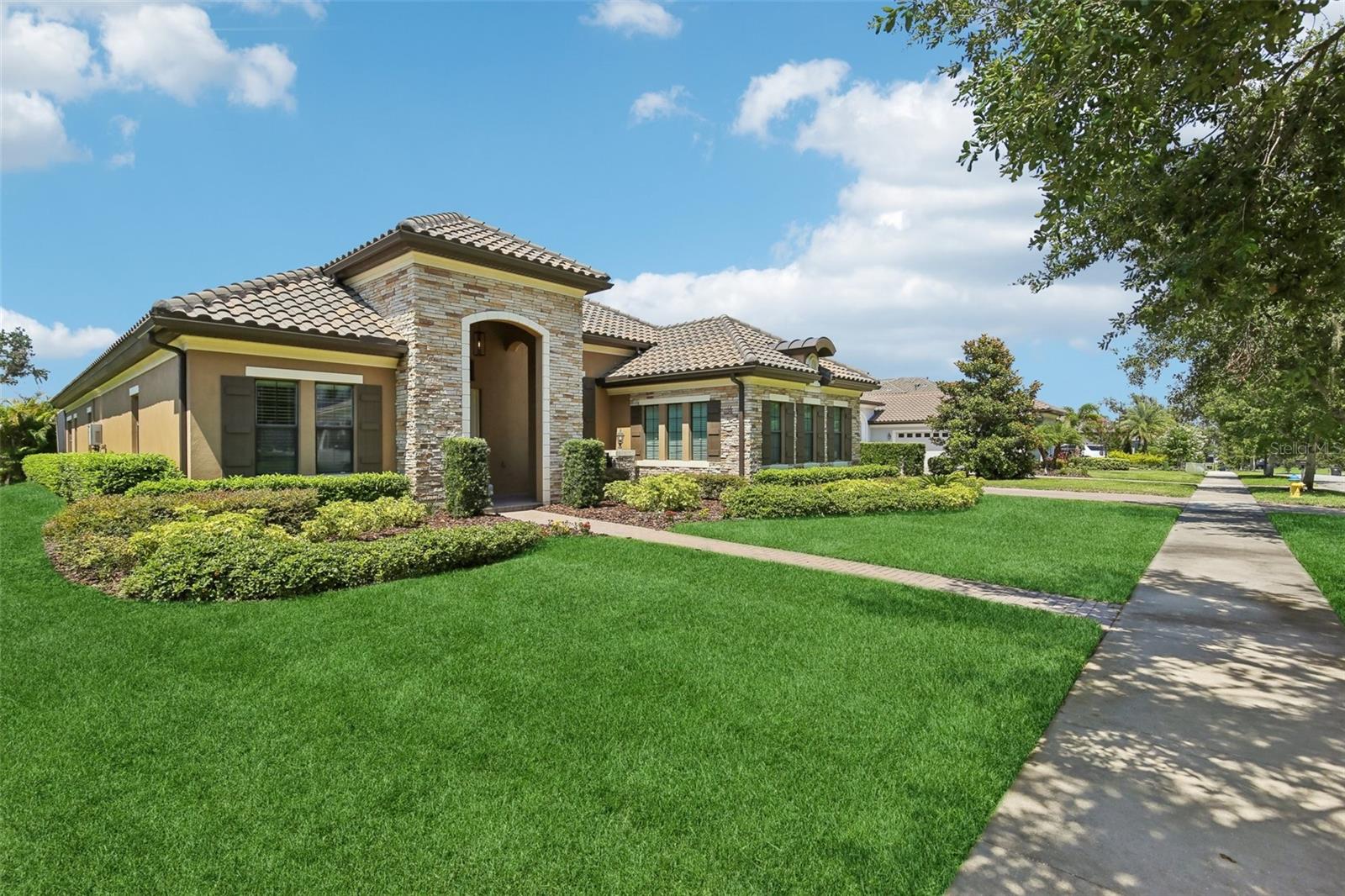 Listing photo id 5 for 14715 Fishhawk Preserve Drive