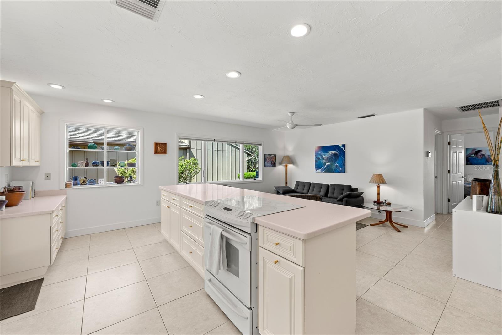 Image 15 of 38 For 6101 Willow Oak Circle