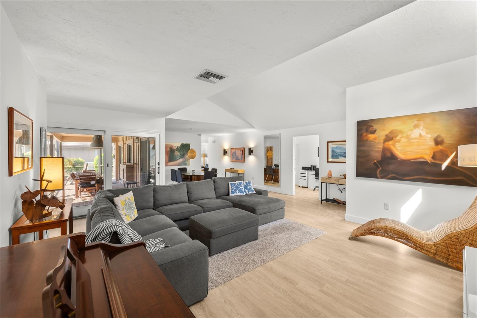 Image 7 of 38 For 6101 Willow Oak Circle