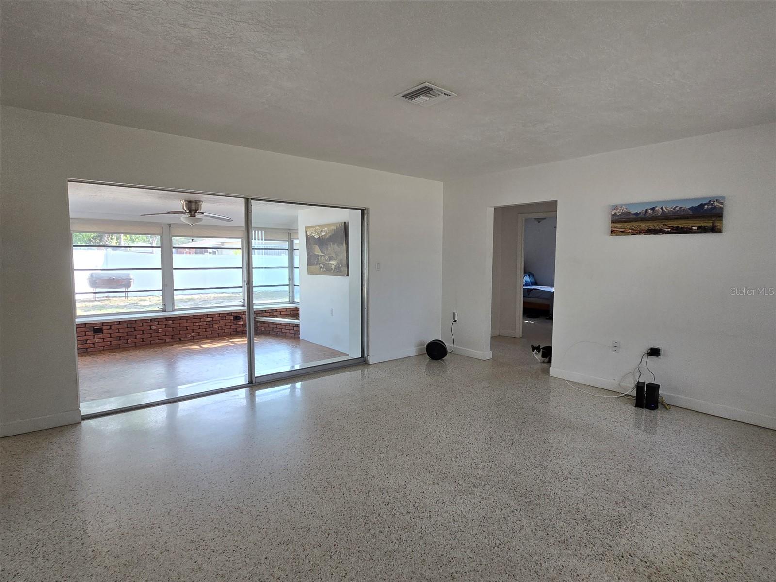 Image 13 of 33 For 11735 86th Avenue
