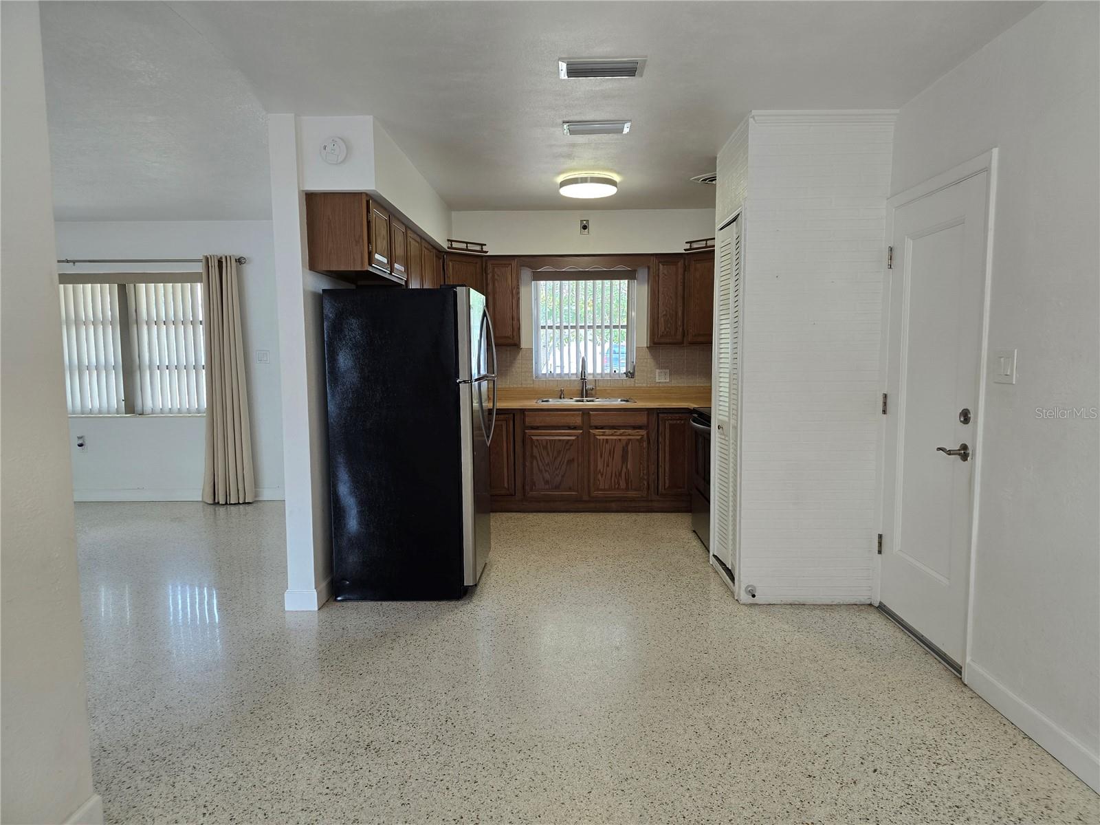 Image 7 of 33 For 11735 86th Avenue