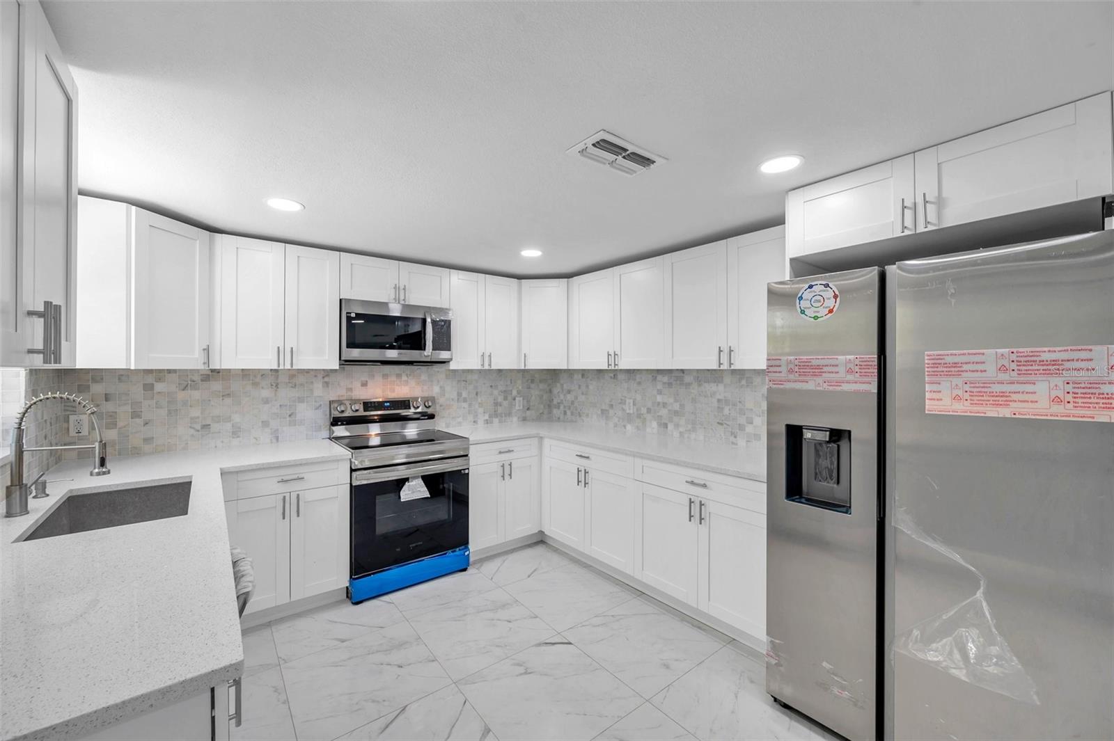 Listing photo id 8 for 6309 7th Avenue