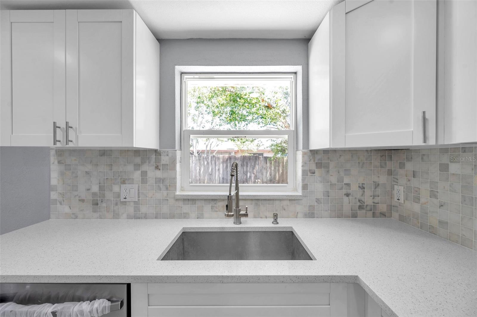 Listing photo id 9 for 6309 7th Avenue