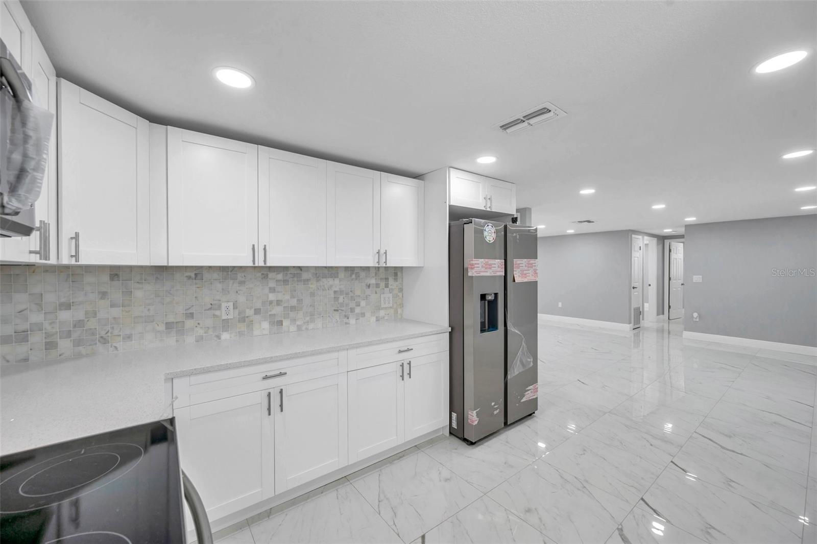 Listing photo id 10 for 6309 7th Avenue
