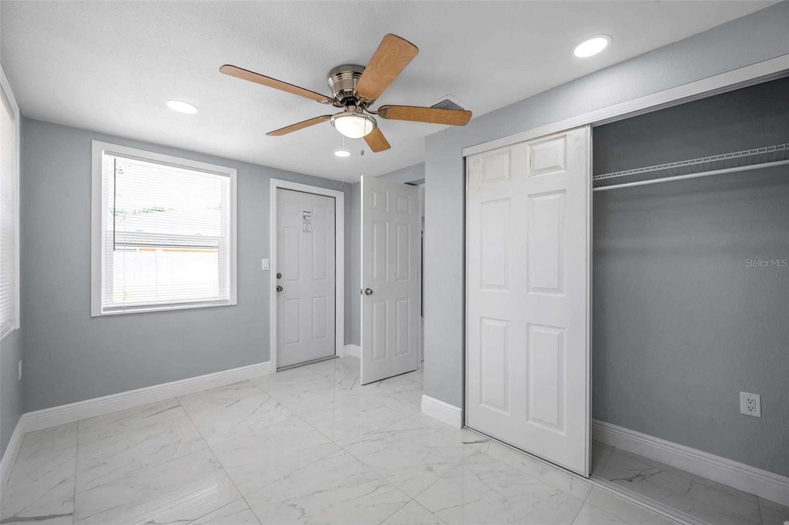 Listing photo id 16 for 6309 7th Avenue