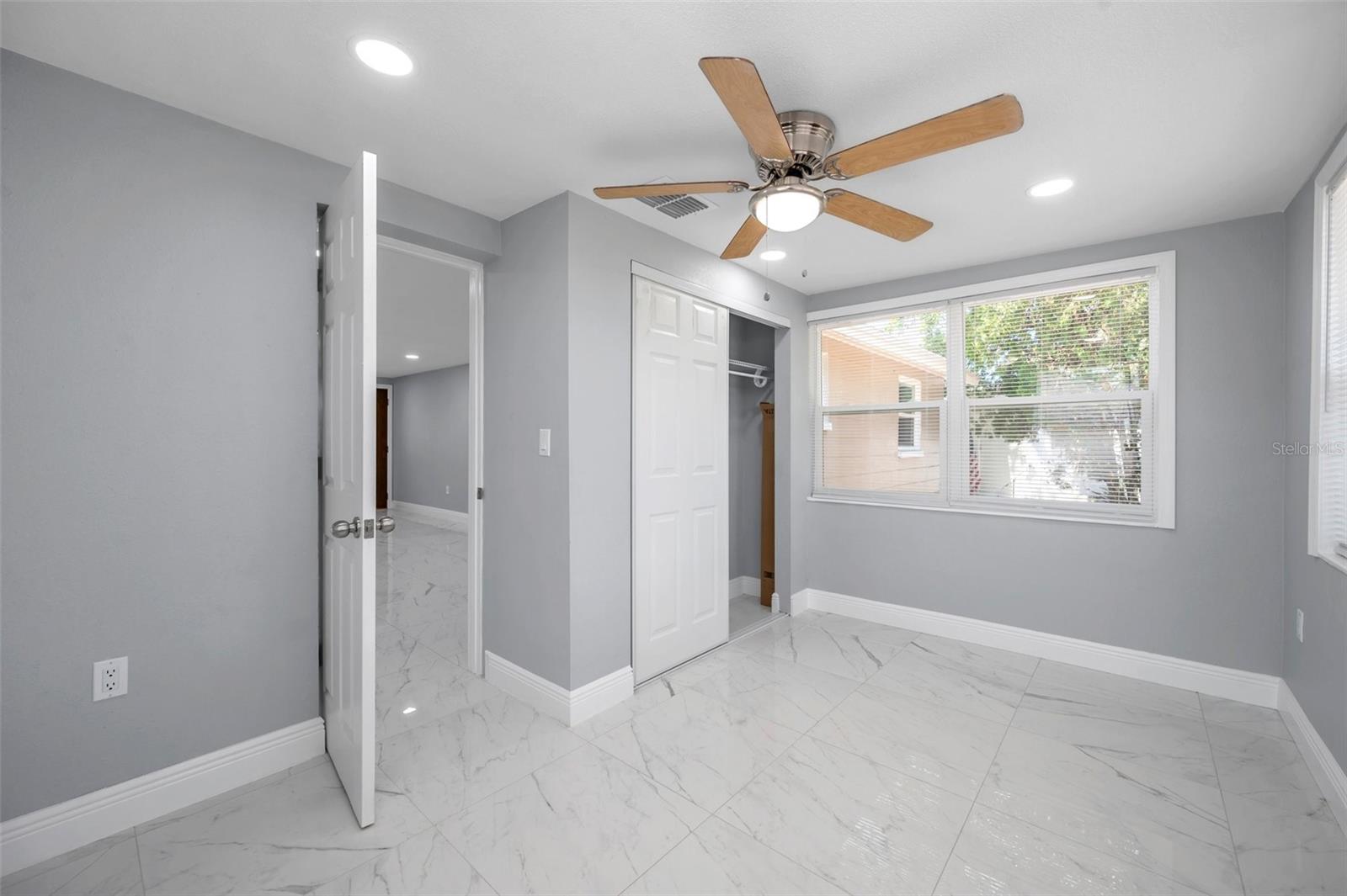 Listing photo id 17 for 6309 7th Avenue