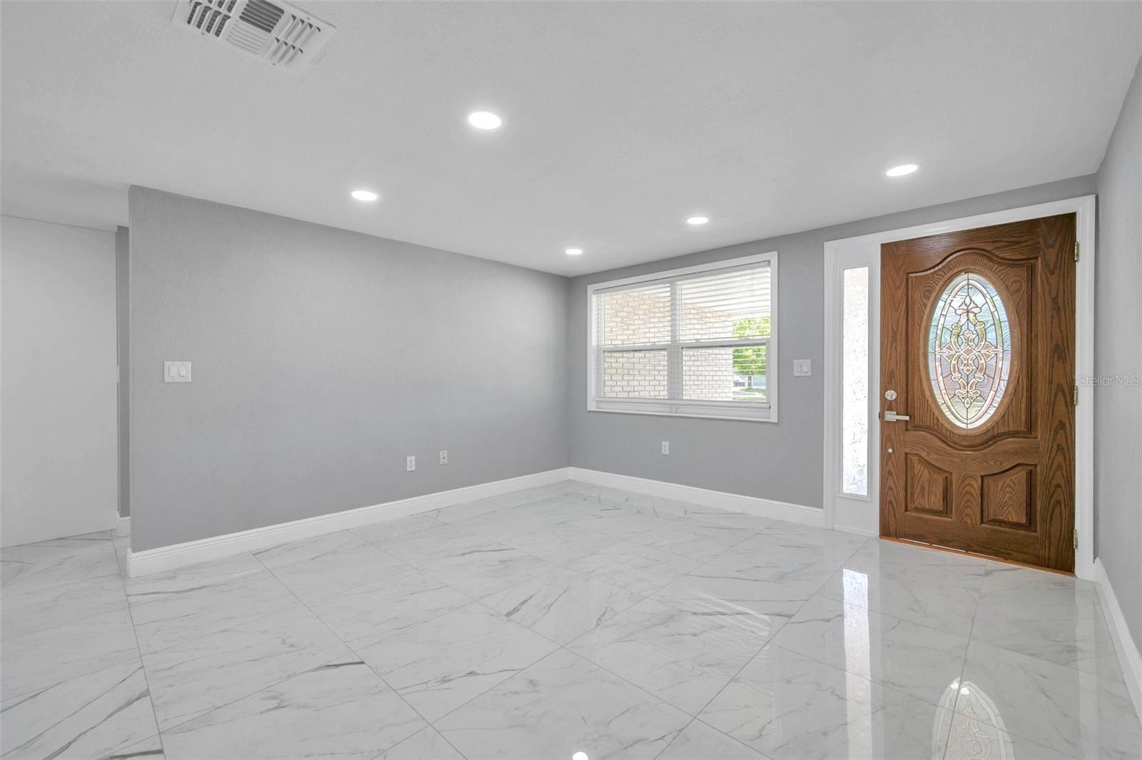 Listing photo id 3 for 6309 7th Avenue