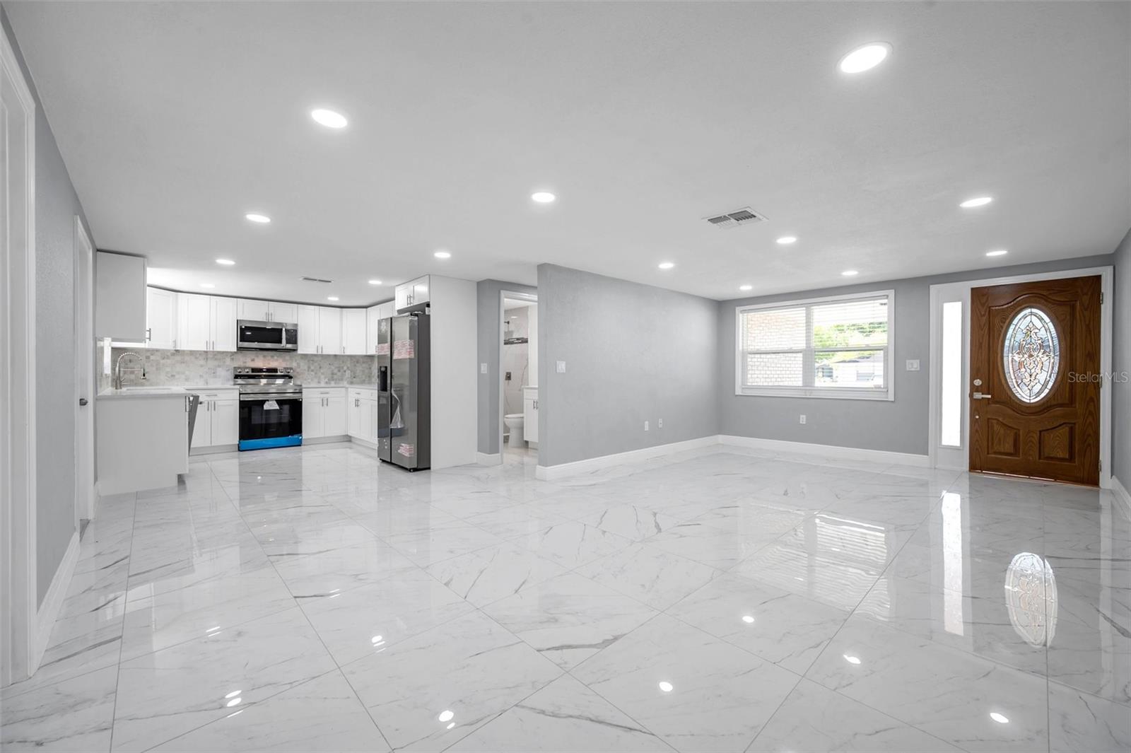 Listing photo id 6 for 6309 7th Avenue