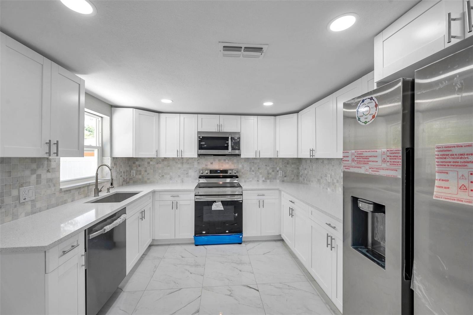 Listing photo id 7 for 6309 7th Avenue