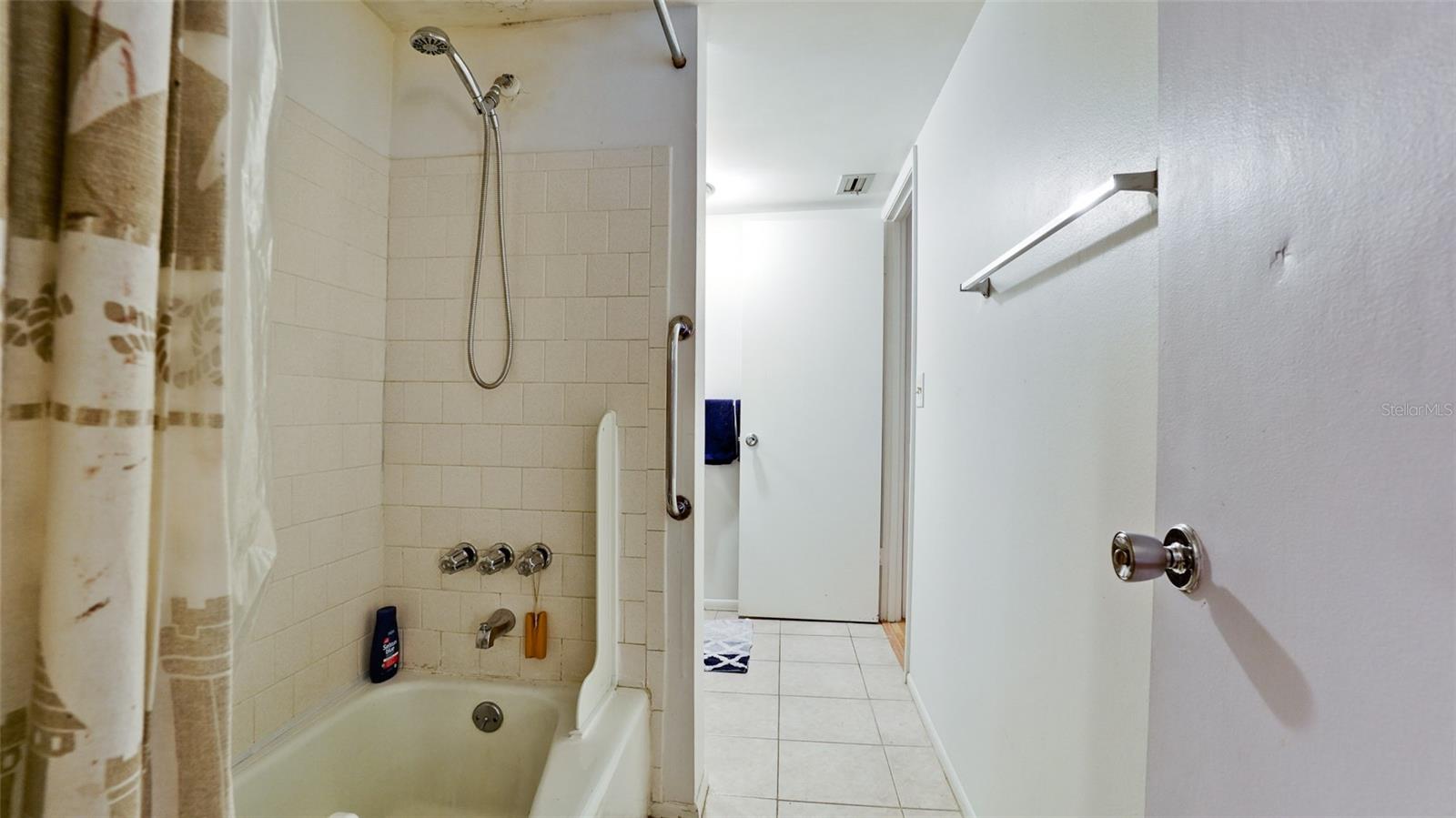 Image 14 of 43 For 3534 Lake Bayshore Drive 118