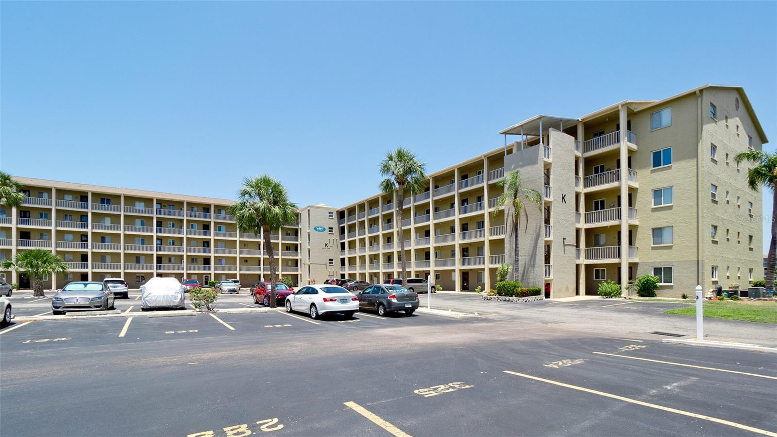Image 24 of 43 For 3534 Lake Bayshore Drive 118