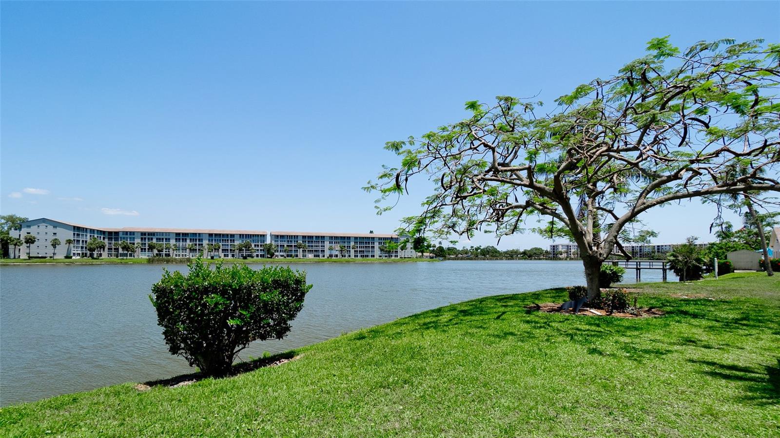Image 27 of 43 For 3534 Lake Bayshore Drive 118