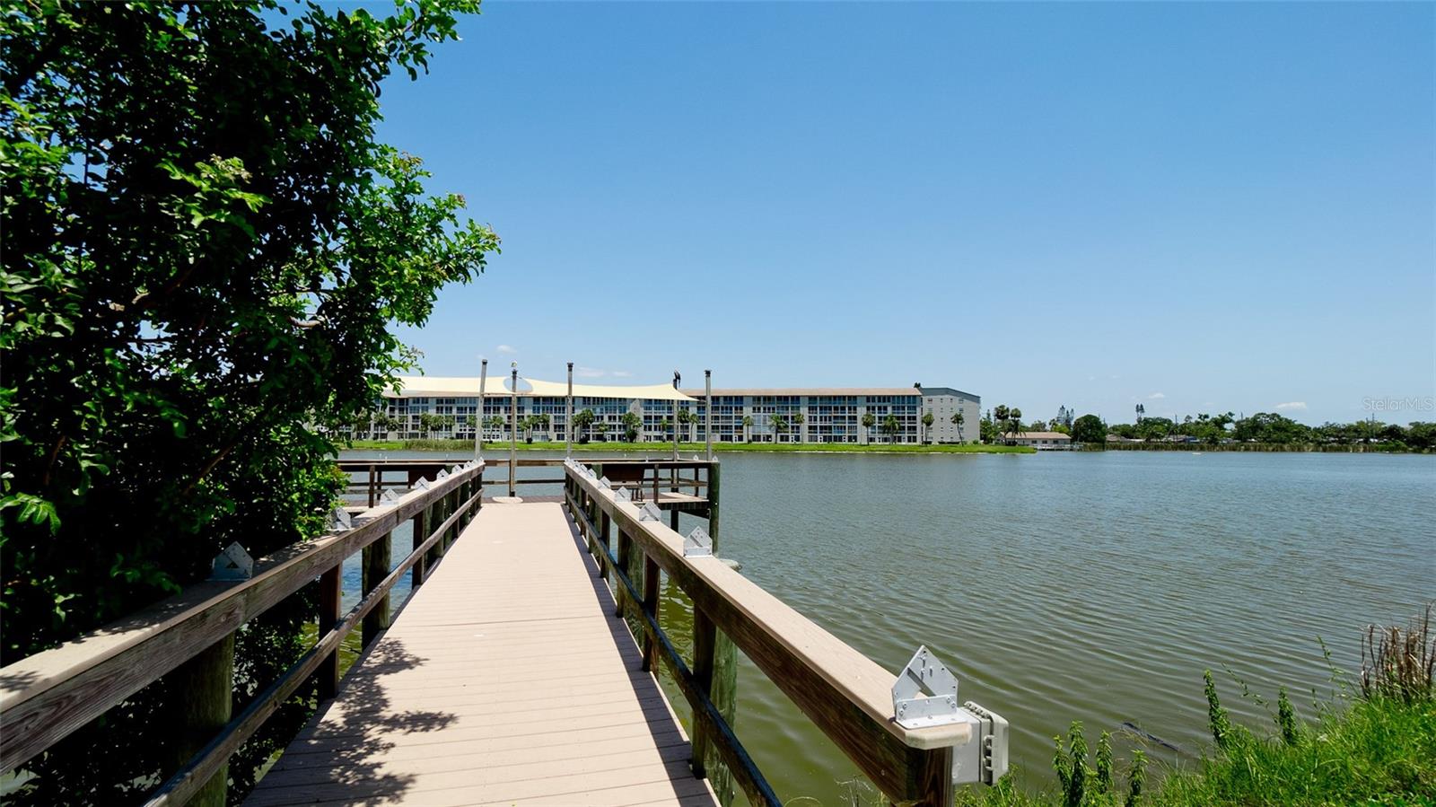 Image 28 of 43 For 3534 Lake Bayshore Drive 118