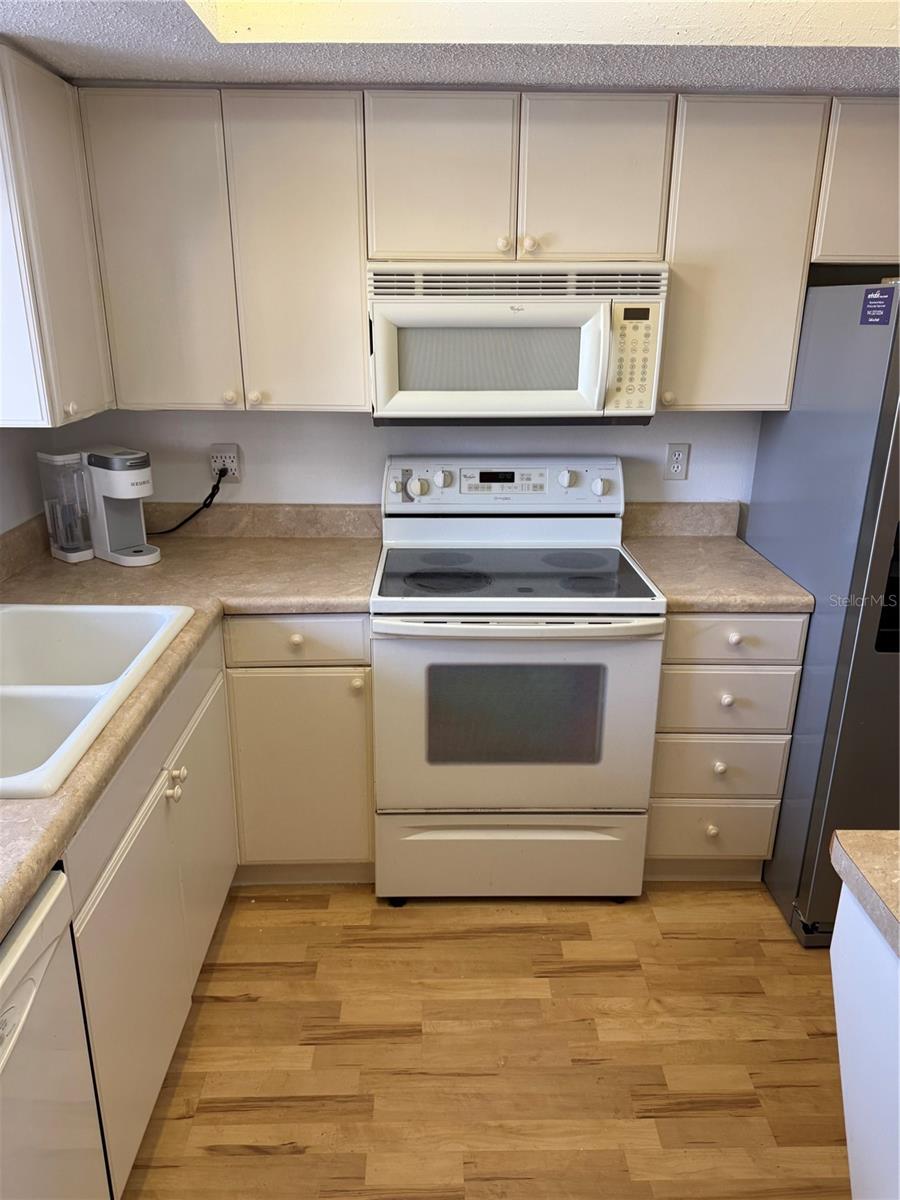 Image 41 of 43 For 3534 Lake Bayshore Drive 118