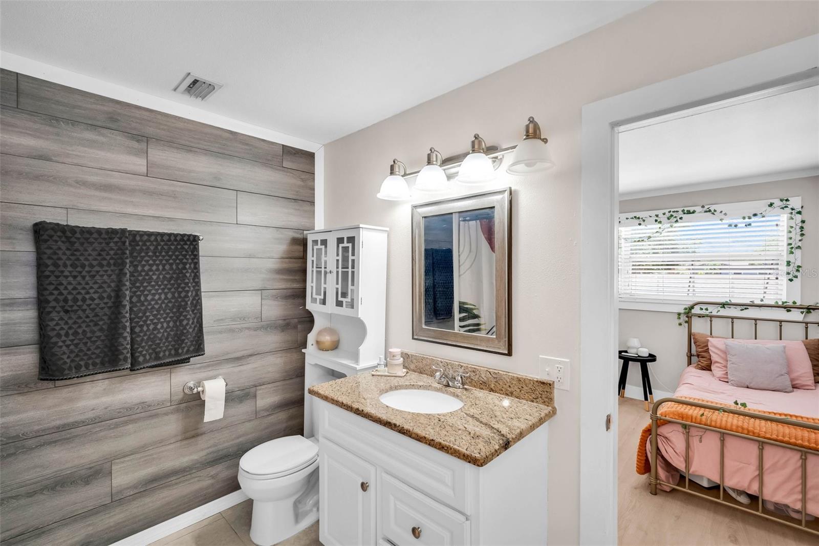 Listing photo id 16 for 504 7th Avenue Sw