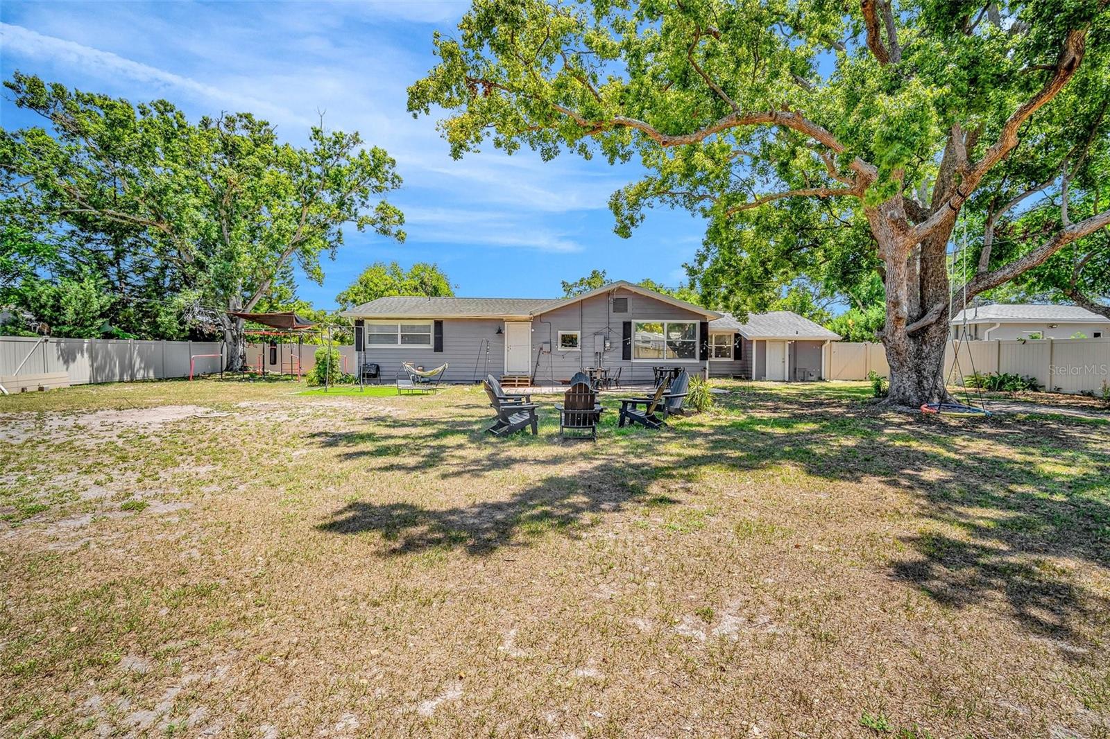 Listing photo id 24 for 504 7th Avenue Sw