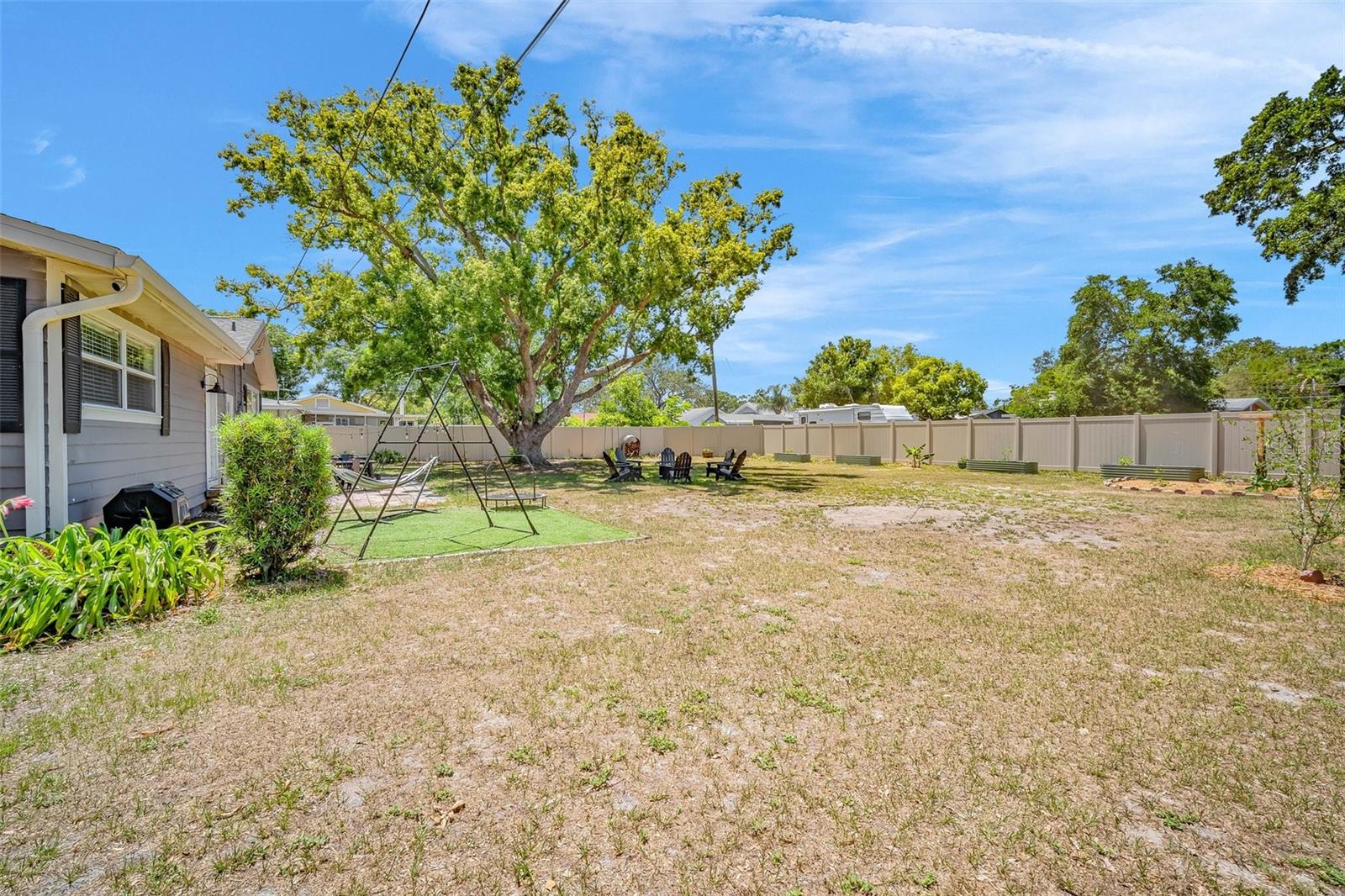 Listing photo id 27 for 504 7th Avenue Sw