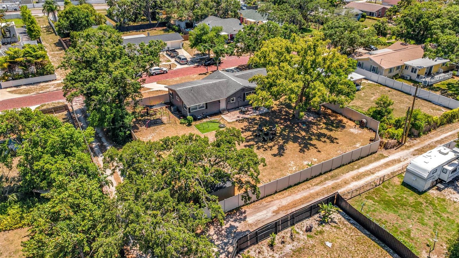 Listing photo id 31 for 504 7th Avenue Sw