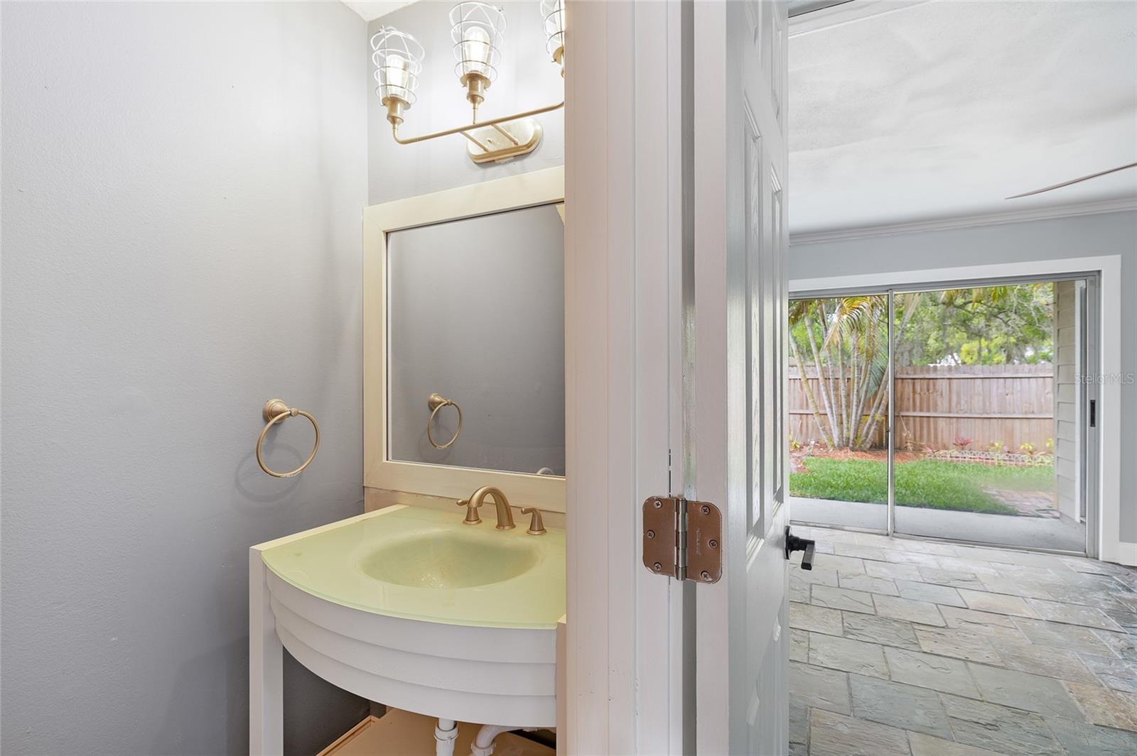 Image 16 of 26 For 156 Douglas Road W C