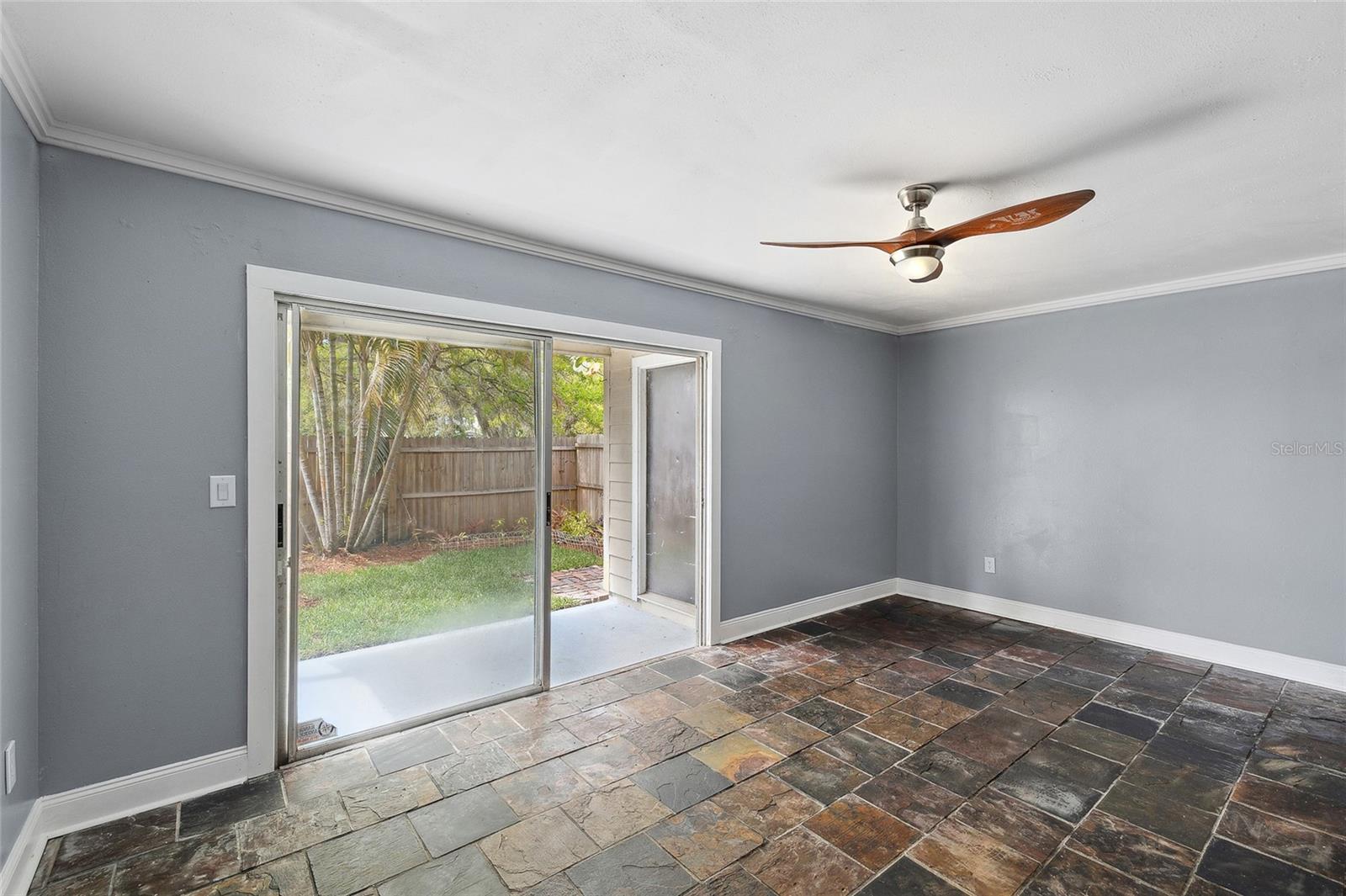 Image 8 of 26 For 156 Douglas Road W C