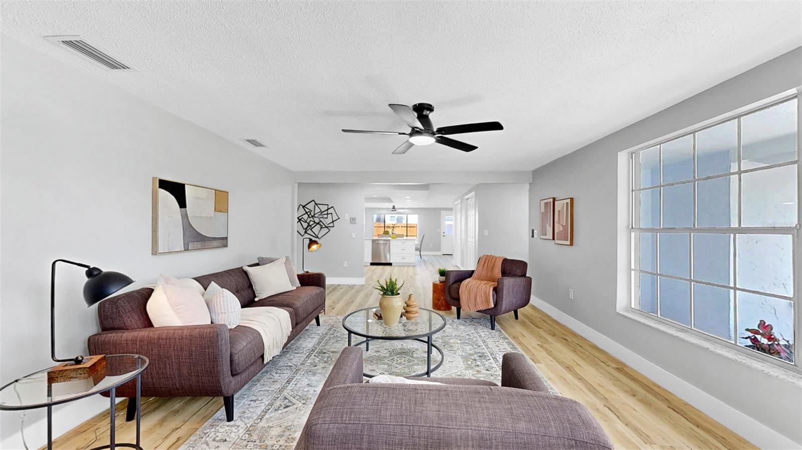 Image 18 of 74 For 829 Riverside Drive