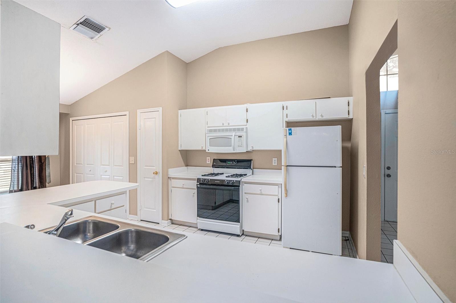 Image 11 of 21 For 1802 Durkee Place