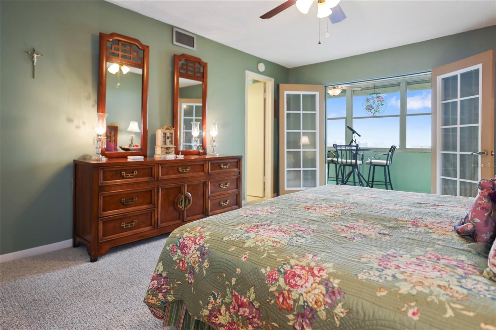 Image 12 of 33 For 4550 Cove Circle 1003
