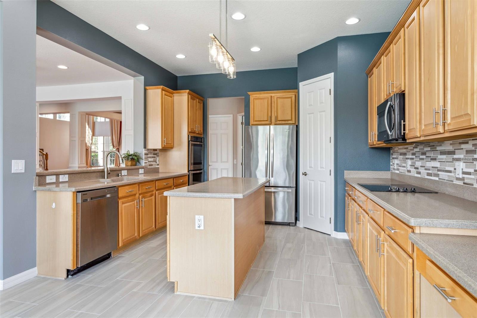 Image 4 of 27 For 10226 Deercliff Drive
