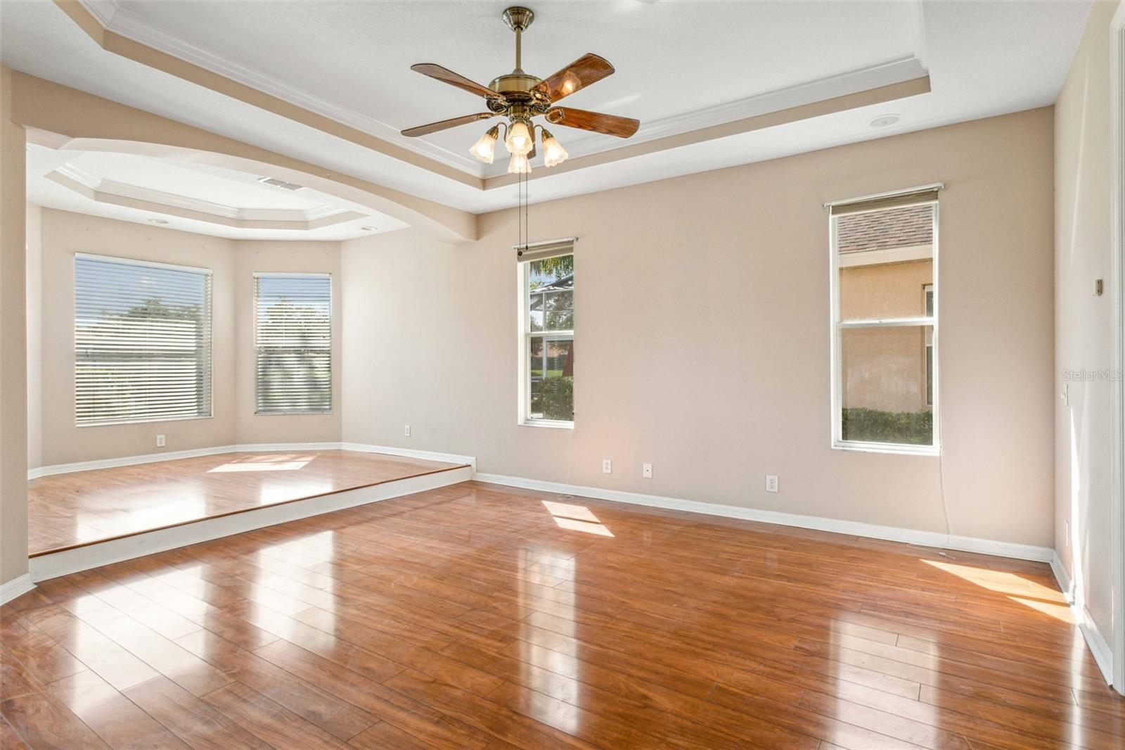 Image 8 of 27 For 10226 Deercliff Drive