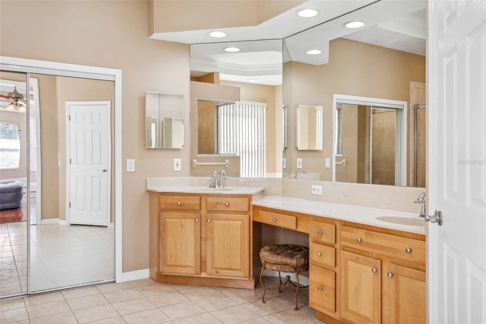 Image 9 of 27 For 10226 Deercliff Drive