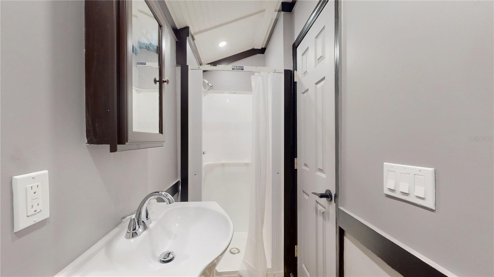 Image 21 of 33 For 7091 Westwind Street