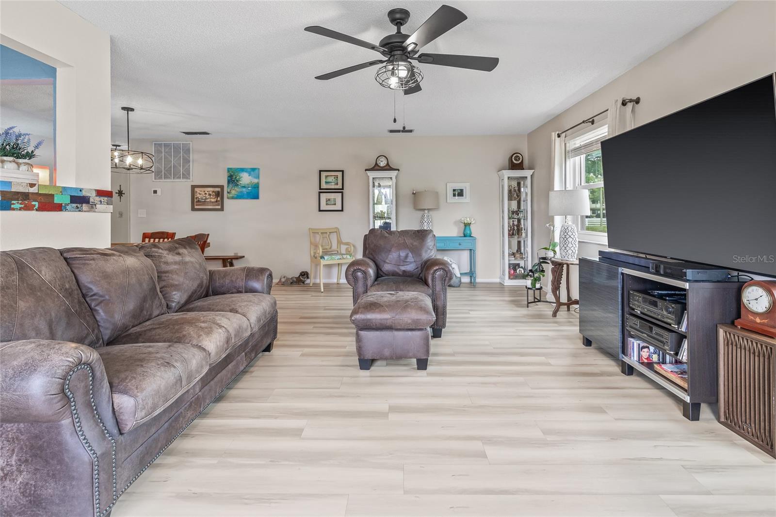 Image 26 of 37 For 6188 80th Street N 101