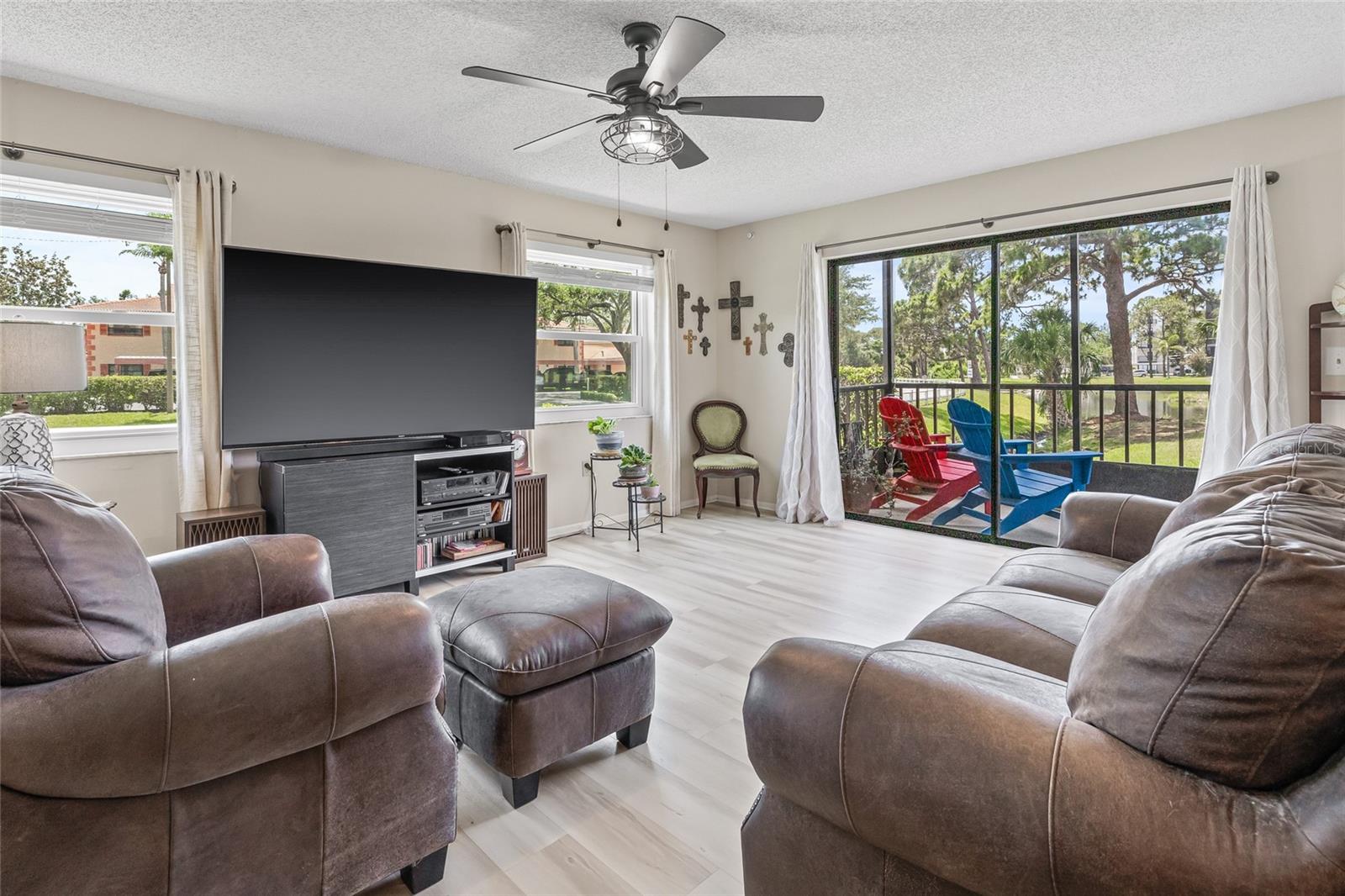 Image 4 of 37 For 6188 80th Street N 101