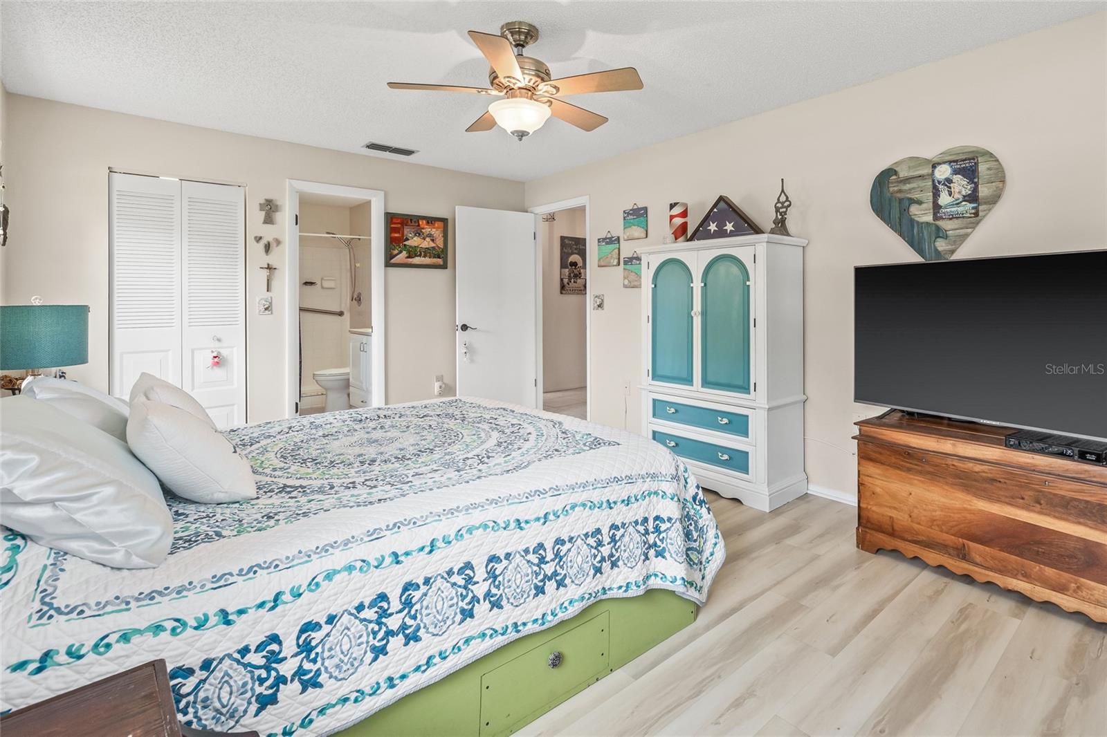 Image 6 of 37 For 6188 80th Street N 101