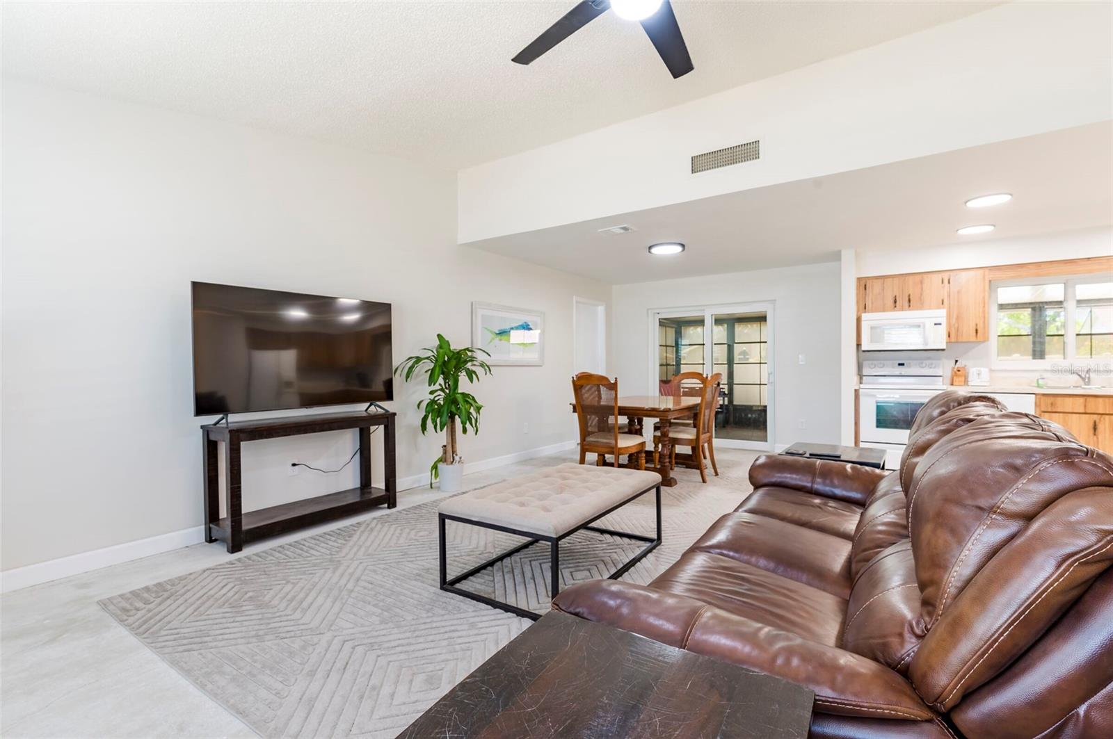 Image 12 of 31 For 1818 Willow Oak Drive