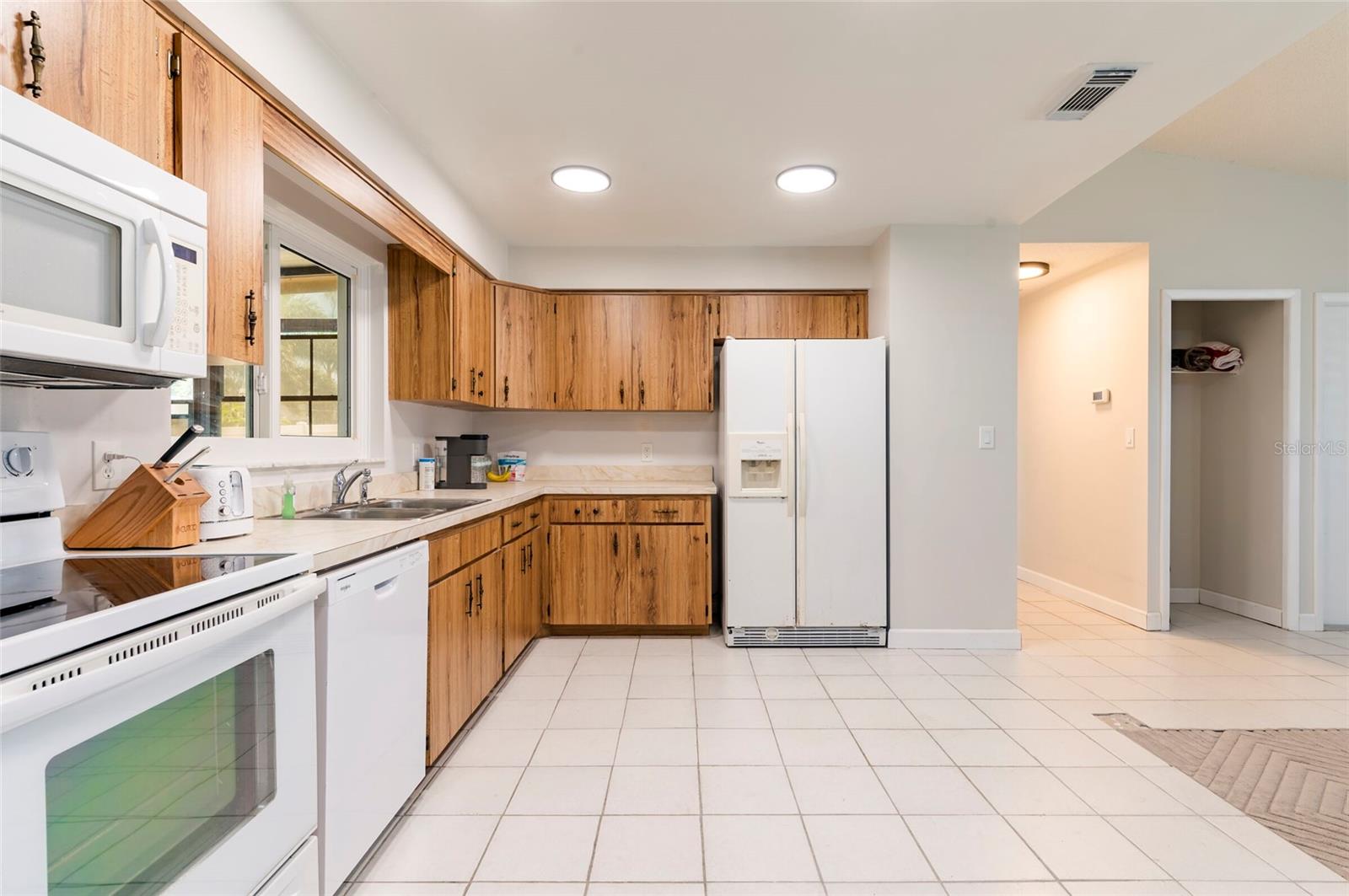 Image 15 of 31 For 1818 Willow Oak Drive