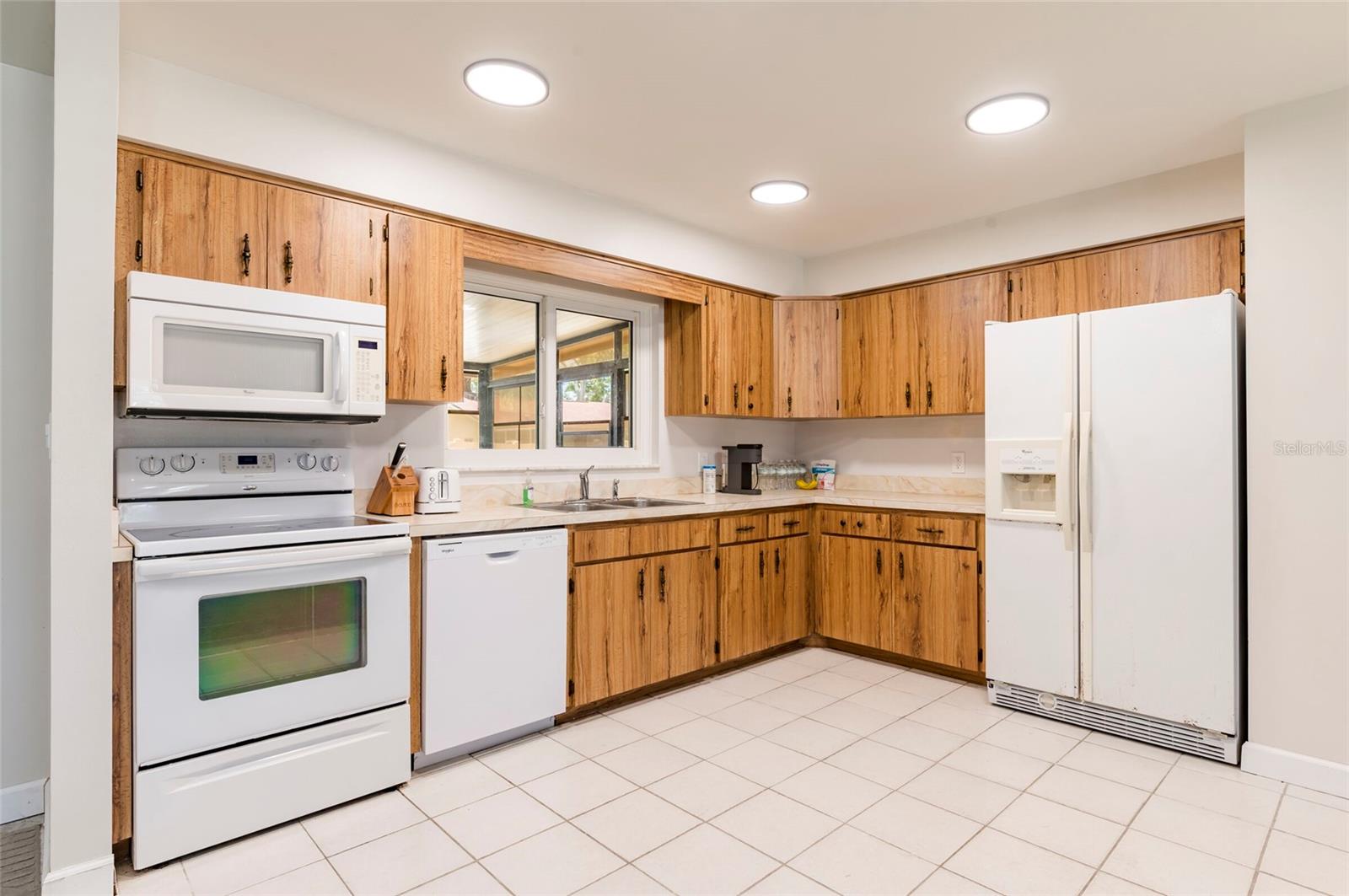 Image 16 of 31 For 1818 Willow Oak Drive