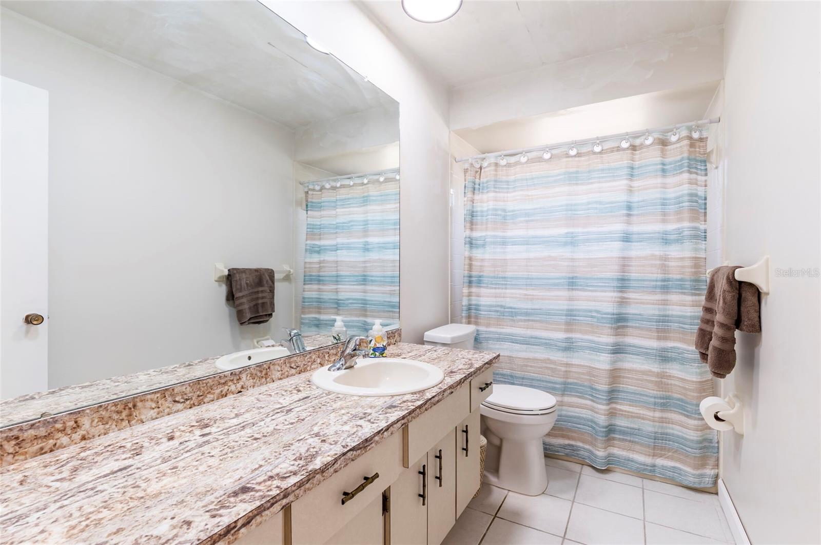 Image 18 of 31 For 1818 Willow Oak Drive